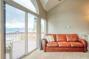 Smart TV - Cozy Lakefront Apartment w/ Private Beach (Lakeside)