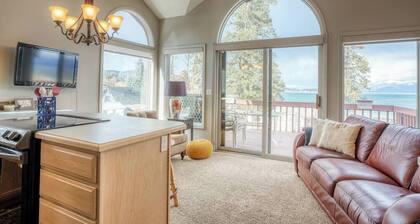Cozy Lakefront Apartment w/ Private Beach