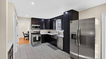 Mikrobølgeovn, ovn, kogeplade, opvaskemaskine