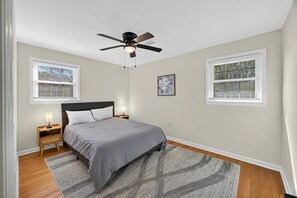 4 Schlafzimmer, Bügeleisen/Bügelbrett, WLAN, Bettwäsche