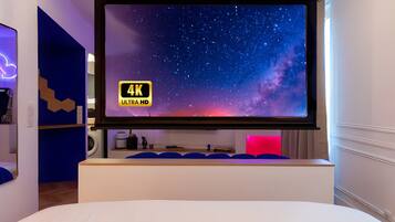 1 habitación, tabla de planchar con plancha, wifi gratis y ropa de cama