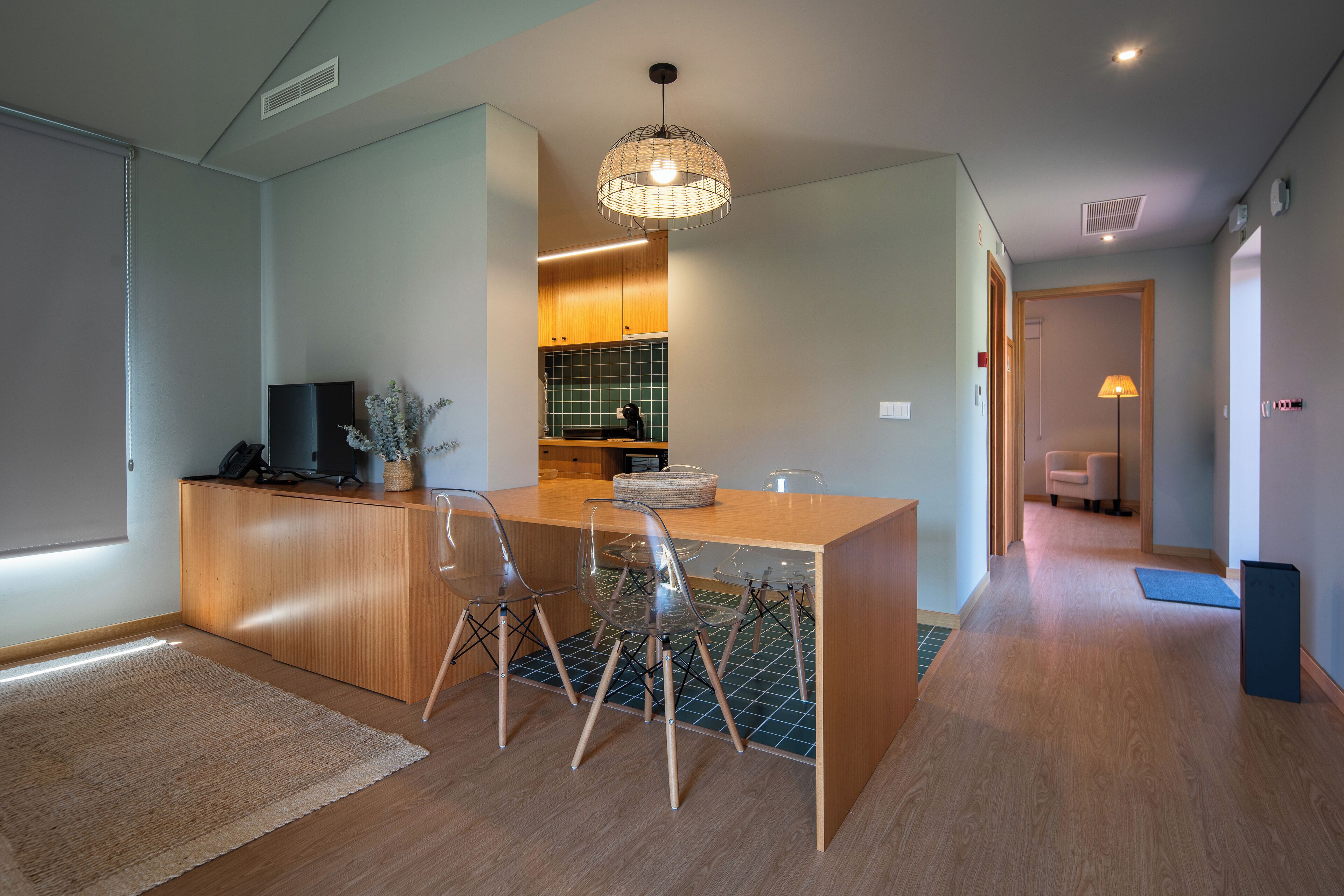 Mini-fridge, microwave, oven, stovetop