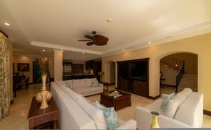 Villa | 6 bedrooms - - Casa Zafiro 7 Bedrooms Private Pool (Jacó)