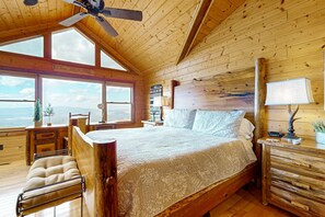 4 bedrooms, iron/ironing board, Internet, bed sheets