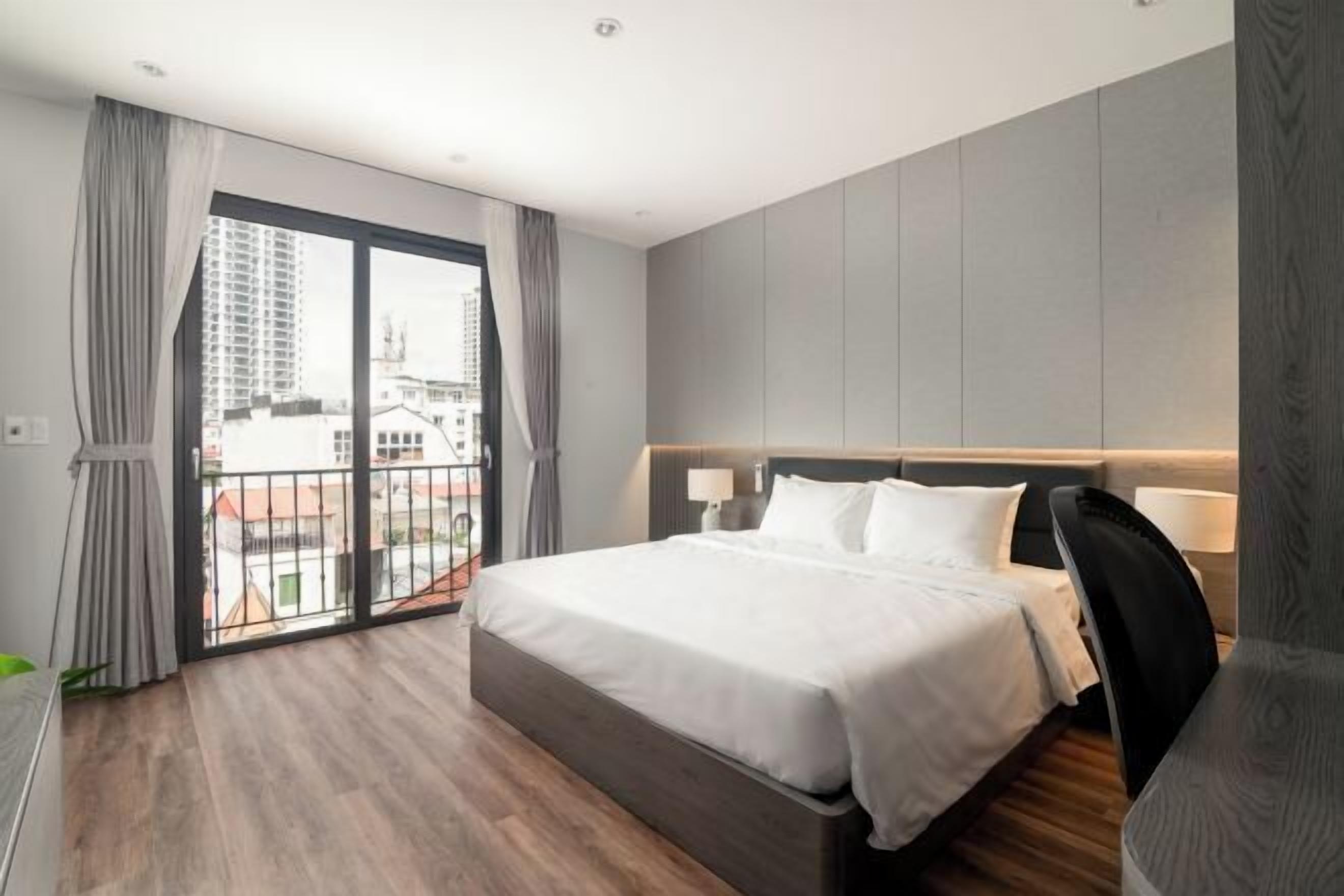 Soundproofing, iron/ironing board, free WiFi