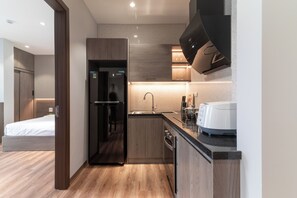 Soundproofing, iron/ironing board, free WiFi - Luxe Paradise Suites Hotel To Ngoc Van (Hanoi)