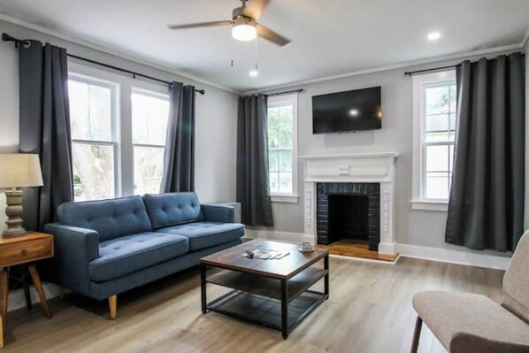 Living area - Midtown Retreat / Sunny 2BR Duplex Stay (Savannah)