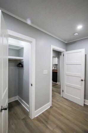 Interior - Midtown Retreat / Sunny 2BR Duplex Stay (Savannah)