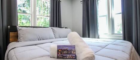 2 bedrooms, iron/ironing board, WiFi, bed sheets