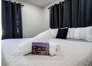 2 bedrooms, iron/ironing board, WiFi, bed sheets - Midtown Delight / Charming 2BR Home

 (Savannah)