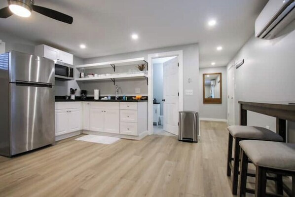 Private kitchen - Stay in Midtown / Cozy Apartment Style Duplex
(Savannah)