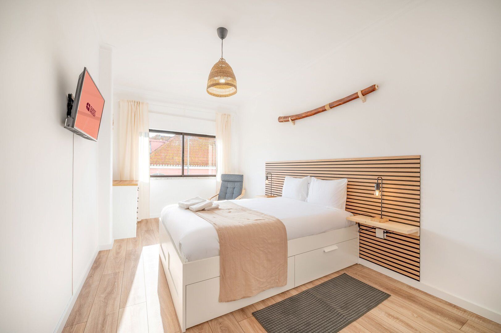 1 slaapkamer, een strijkplank/strijkijzer, internet, beddengoed