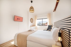 1 bedroom, iron/ironing board, Internet, bed sheets