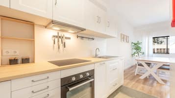 Fridge, microwave, oven, dishwasher