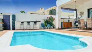 Villa (3 Bedrooms) | Fasade