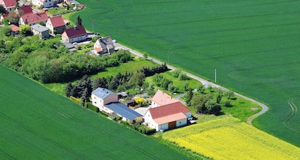 GĂ€stehaus auf dem Lande. Viel Platz fĂŒr Familien mit Kindern.Haustierfreundlich!