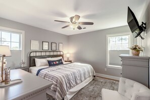 3 多间卧室、熨斗/熨衣板、上网接入、床单