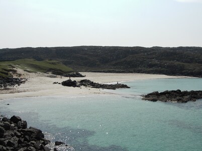 Tranquil Loch side cottage in the Hebrides