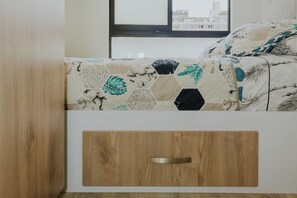 1 chambre, bureau, accès au Wi-Fi (inclus), literie fournie