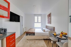 Desk, free WiFi, bed sheets