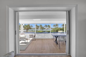 Unit 9 -2 Bedrooms Balcony Oceanfront | Terrace/patio