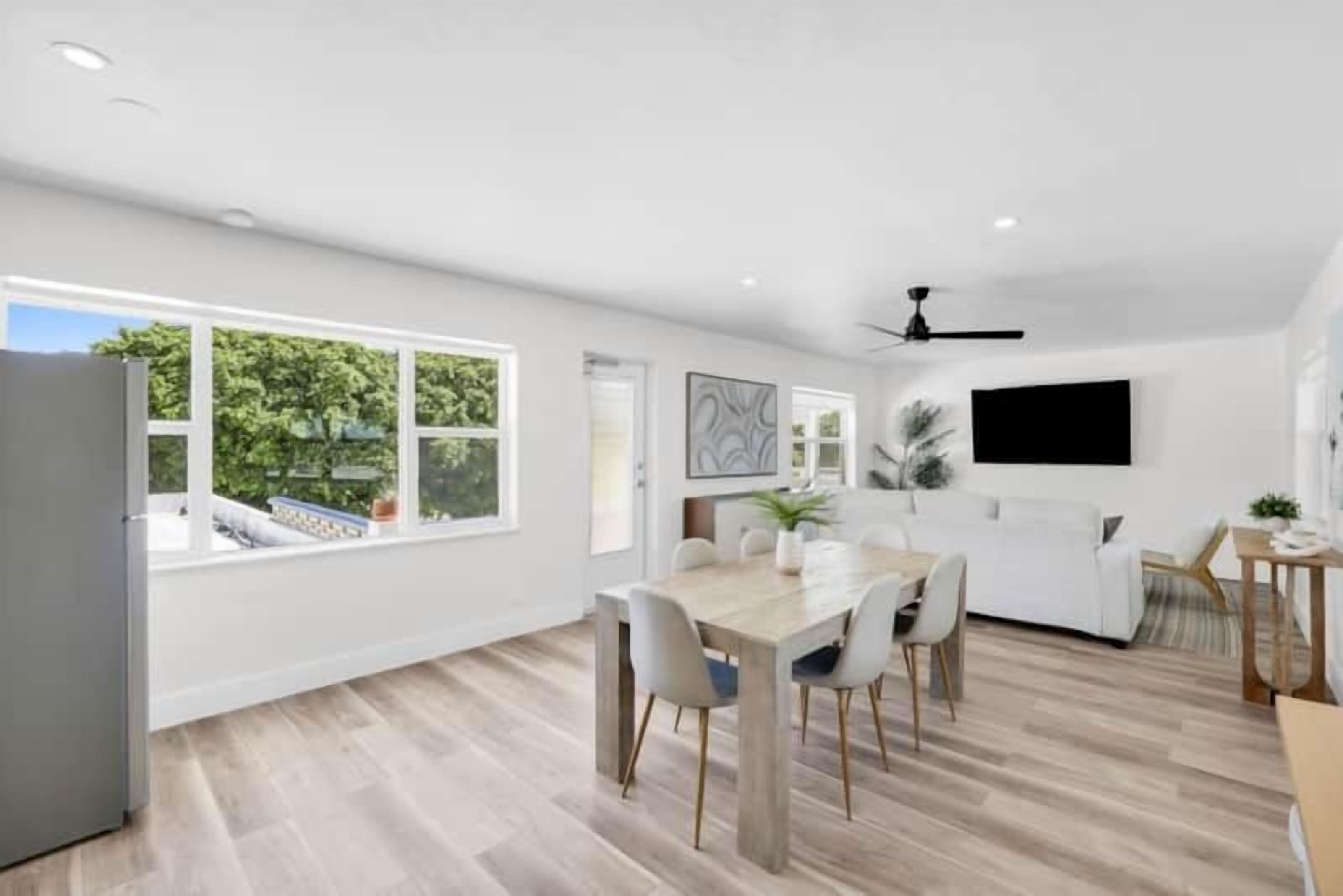 Unit 8 Mockingbird 2 Bed 2 Bath Oceanfront Condo | Living area