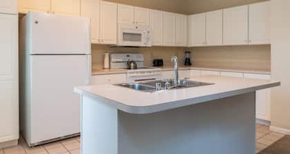 Cozy townhome with 1 bedroom and WiFi in tranquil Bethel, close to Sunday River