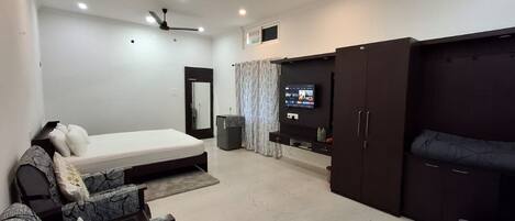 In-room safe, iron/ironing board, free WiFi