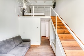 TV, fireplace - Romantic Garden luxury villa in the centre (Sorrento)