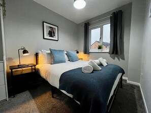 3 bedrooms, iron/ironing board, free WiFi