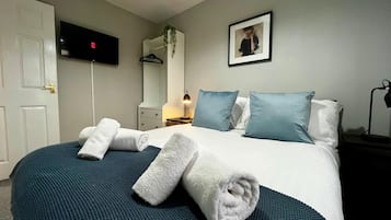 3 bedrooms, iron/ironing board, free WiFi