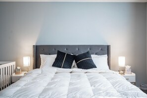 3 slaapkamers, een strijkplank/strijkijzer, wifi, beddengoed