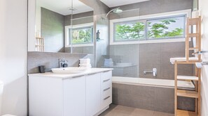 Shower - Welcome To Paperbark (OCEAN SHORES)