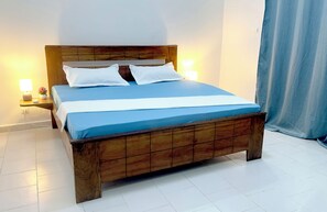 1 chambre, fer et planche à repasser, Wi-Fi, draps fournis