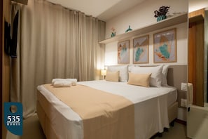 1 dormitorio, tabla de planchar con plancha, wifi y ropa de cama