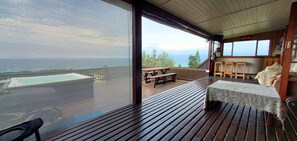 Outdoor dining - Charming 3-bedroom house with AC and WiFi in lovely s coast, fantastic sea views (Elysium)