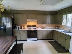 Microwave, oven, dishwasher - Secluded 4-Bedroom house on wooded waterfront property adjoining Penn's Creek. (Millmont)