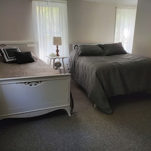 4 bedrooms, WiFi, bed sheets