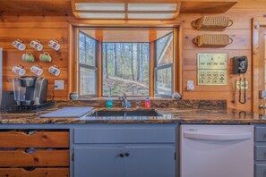 المنشأة من الداخل