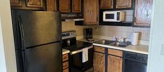 THE LODGE.  Hotel suite, fitness room, Pool. In Runaway Bay on Lake Bridgeport