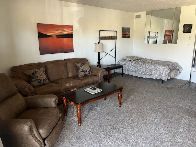 The Lodge. Hotel Suite, Fitness Room, Pool. In Runaway Bay On Lake Bridgeport - Bridgeport, TX