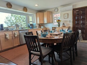 Dining - Unique 4-bedroom house on the edge of Santa Fe filled with amazing things. (Santa Fe)
