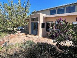 Exterior - Unique 4-bedroom house on the edge of Santa Fe filled with amazing things. (Santa Fe)