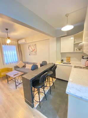 Appart'hôtel Confort, 1 chambre, non-fumeur, coin cuisine | Coin séjour