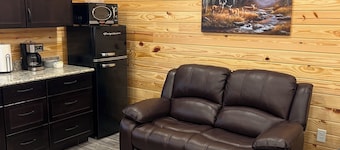 Cabin Unit 1 of 6 in amazing Paige with AC, WiFi