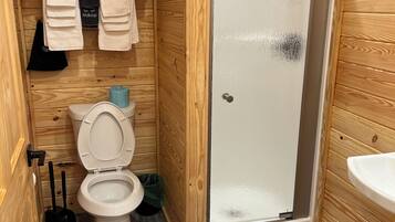 Bruser, hårtørrer, håndklæder, Sæbe