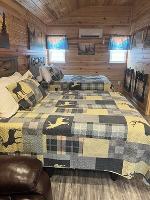 1 bedroom, iron/ironing board, free WiFi, bed sheets - Cabin Unit 1 of 6 in amazing Paige with AC, WiFi (Paige)
