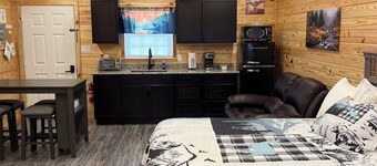 Cabin Unit 1 of 6 in amazing Paige with AC, WiFi
