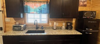 Cabin Unit 1 of 6 in amazing Paige with AC, WiFi