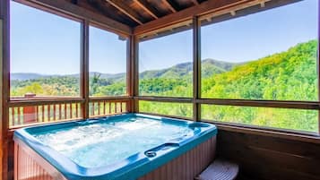 Cabin, Multiple Beds, Hot Tub, Mountain View (Highland View) | Interior